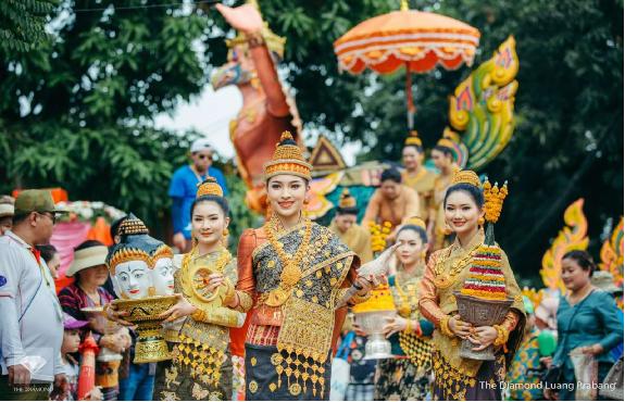 老挝新年故事与琅勃拉邦的庆祝活动